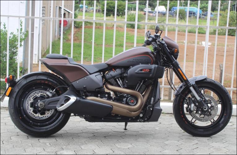 HARLEY-DAVIDSON SOFTAIL FXDR 114