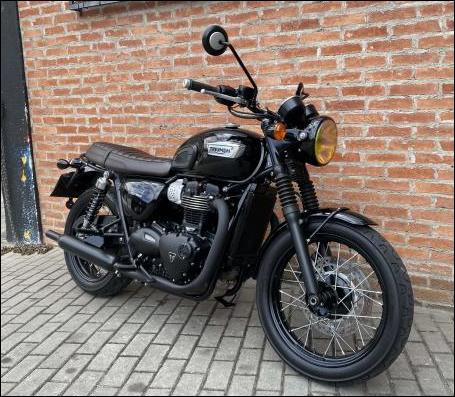 TRIUMPH BONNEVILLE T100